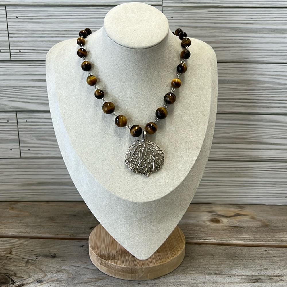 Sterling Silver & Cat’s Eye Necklace with Leaf Pendant